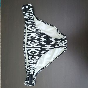 NWOT VICTORIA'S SECRET BIKINI BOTTOM